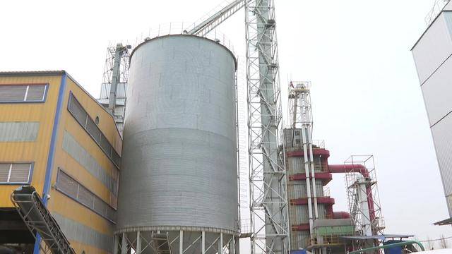 “河南農(nóng)機(jī)云平臺(tái)”建設(shè)成效初步顯現(xiàn)<strong></p>
<p>農(nóng)機(jī)
</strong>，10萬(wàn)臺(tái)農(nóng)機(jī)上線:農(nóng)機(jī)
